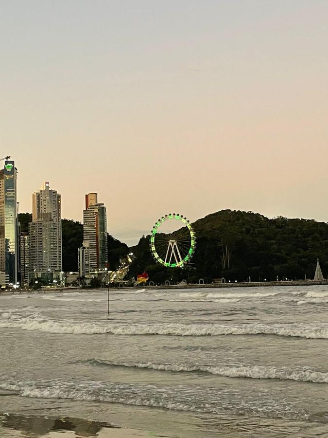 Apartamento Com Vista O Mar Na Av Atlantica Em Balneário Camboriú